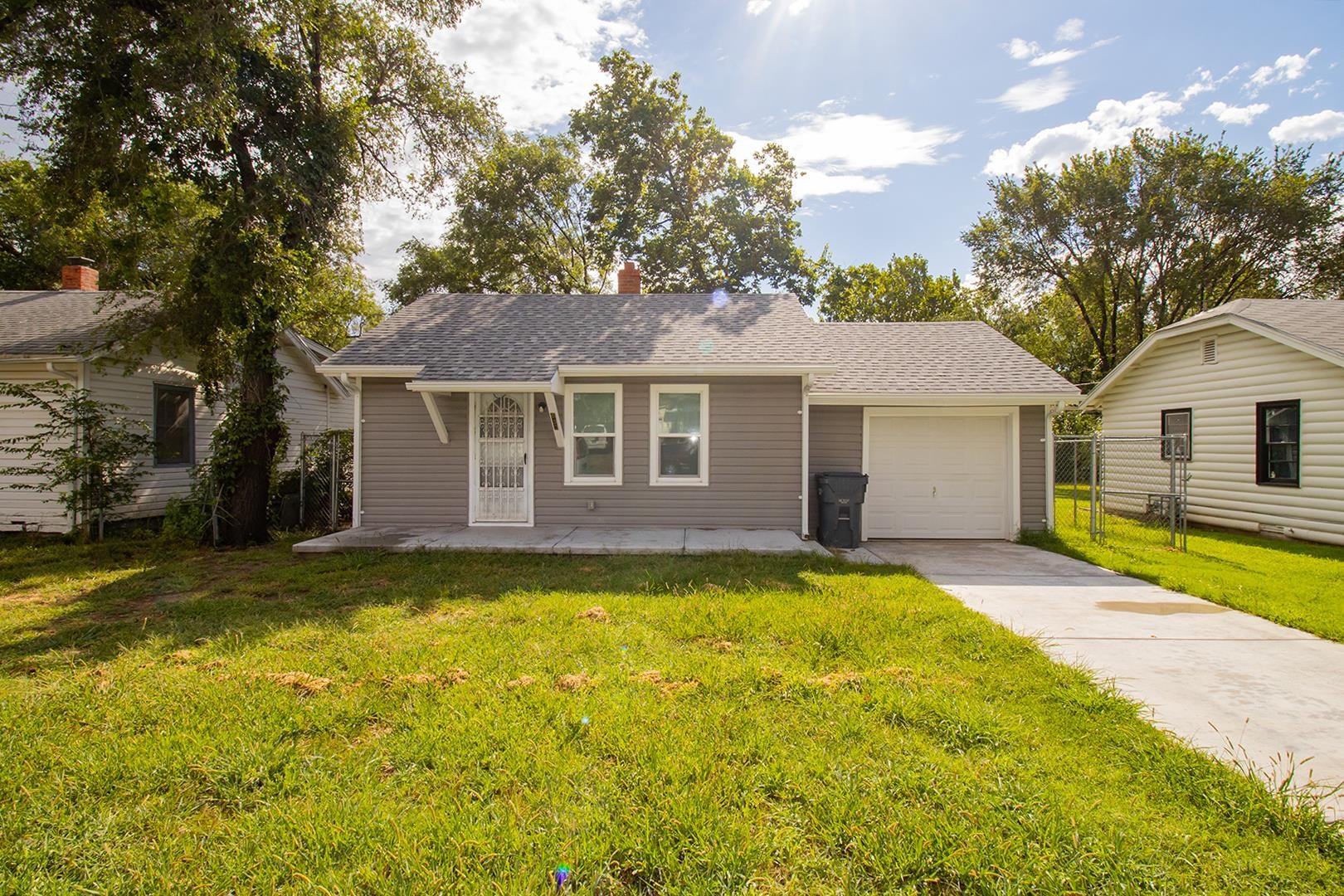 Photo of 830 N Harding Ave in Wichita, KS