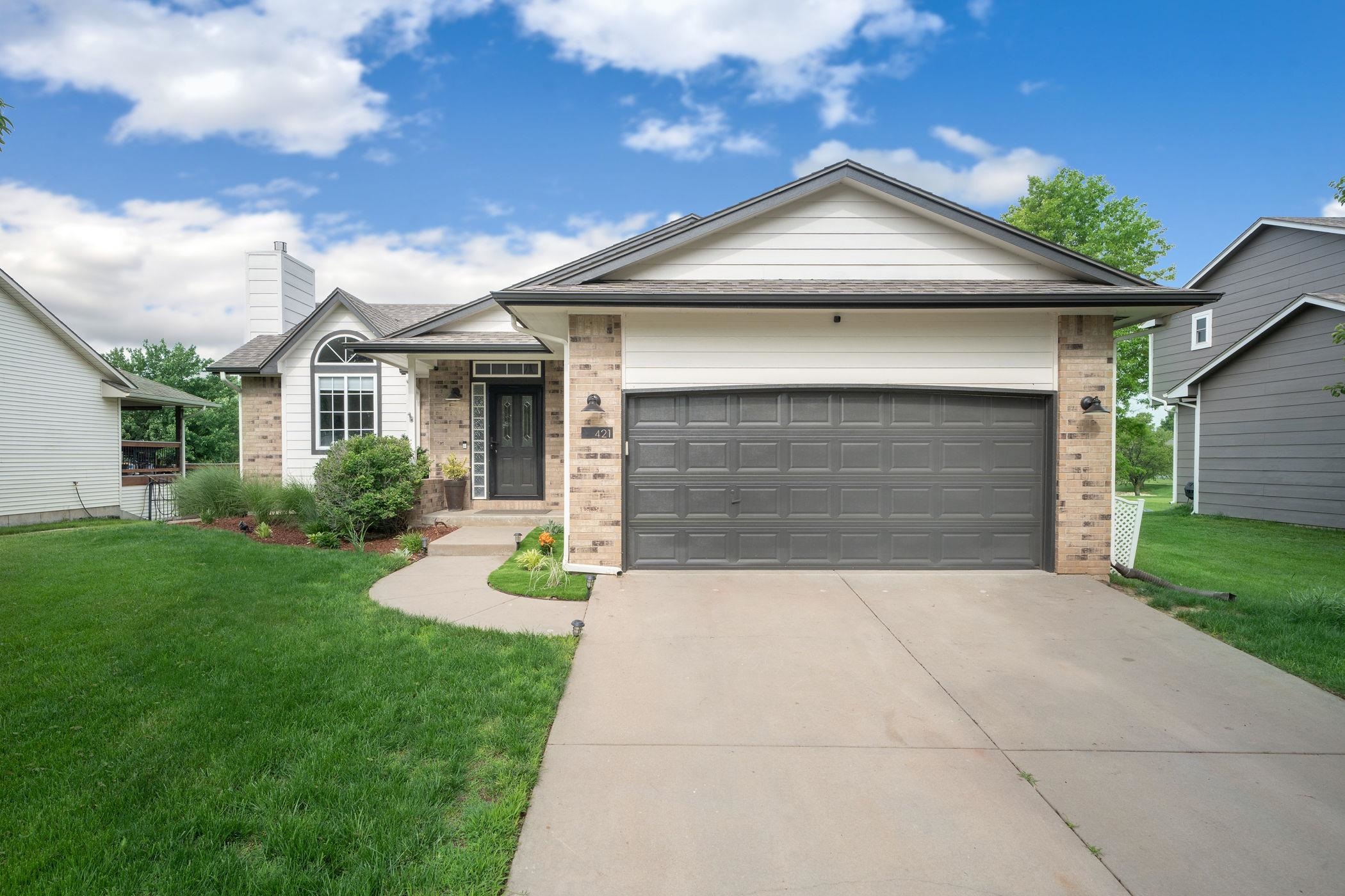 Photo of 421 S Stoney Point Cir in Wichita, KS