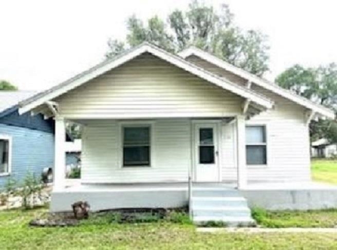 Photo of 1124 N 5th in Arkansas City, KS