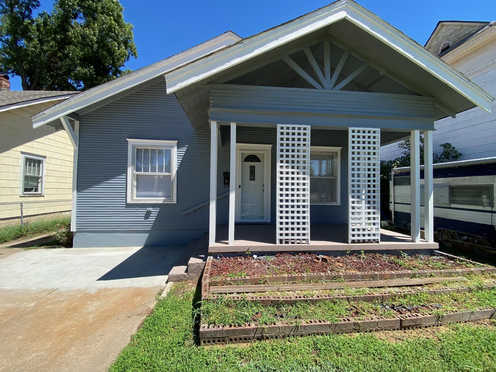 Photo of 1008 S 3rd St in Arkansas City, KS