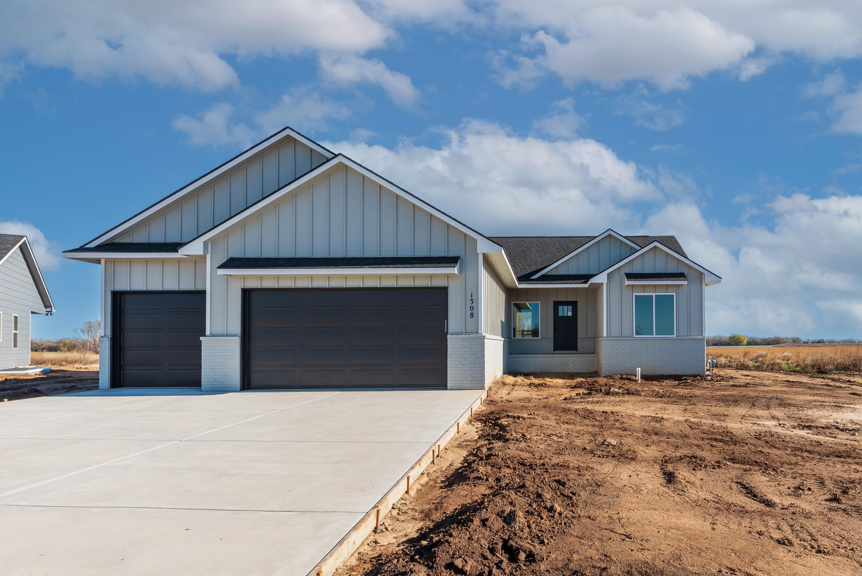 Photo of 1308 Trails End Ct in Mount Hope, KS