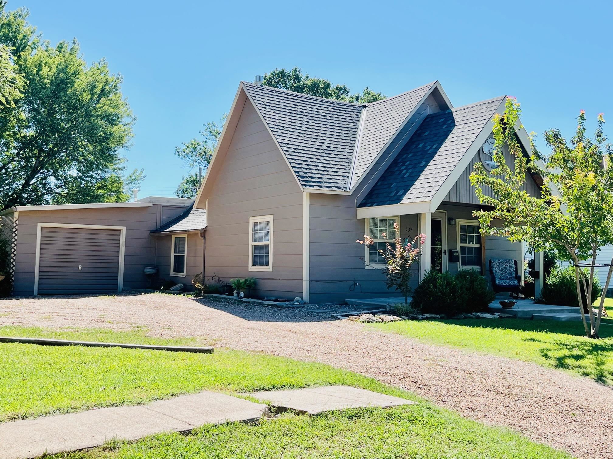 Photo of 534 N Ash Ave in Valley Center, KS