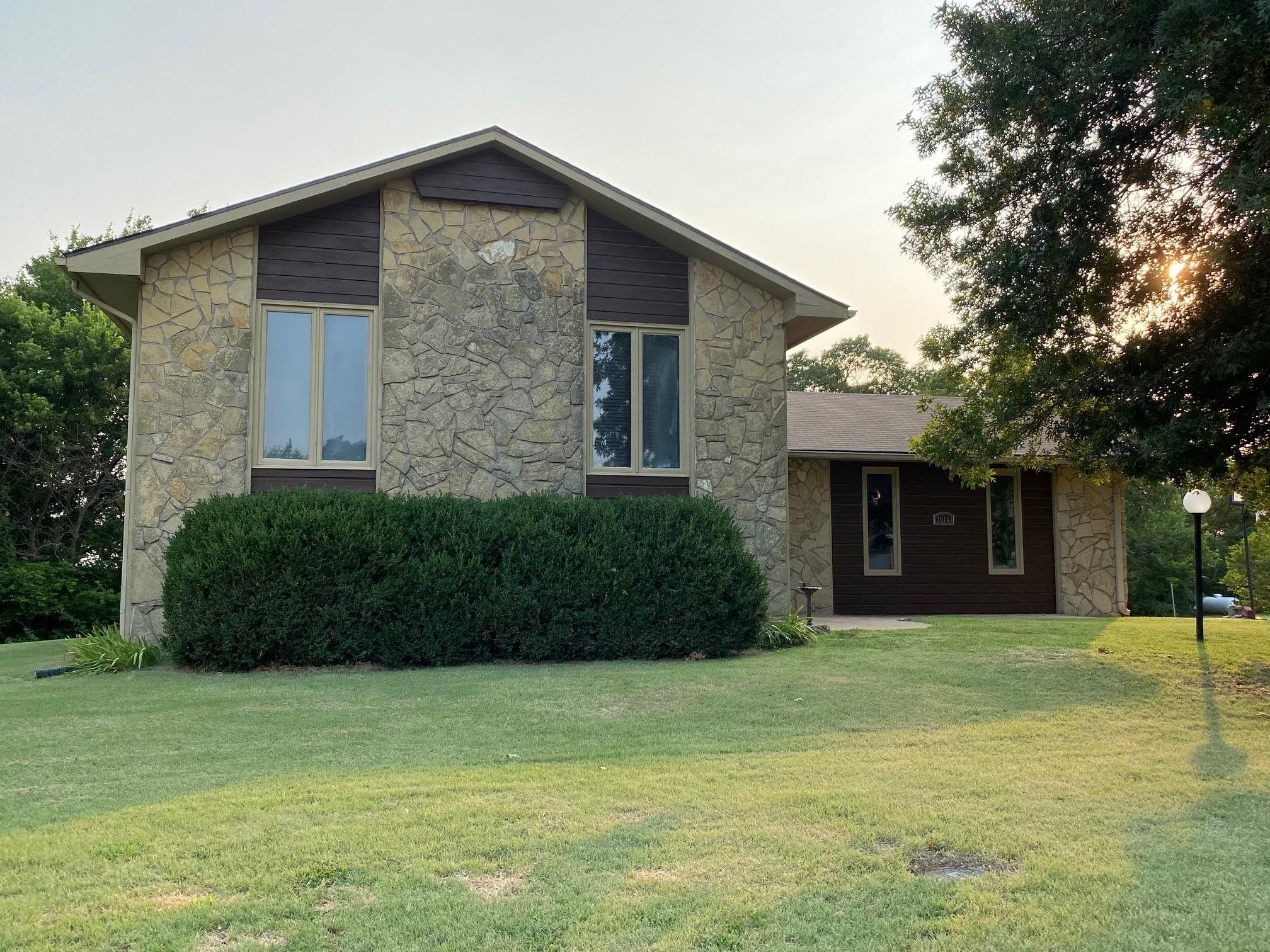 Photo of 30163 Hillcrest Dr in Arkansas City, KS