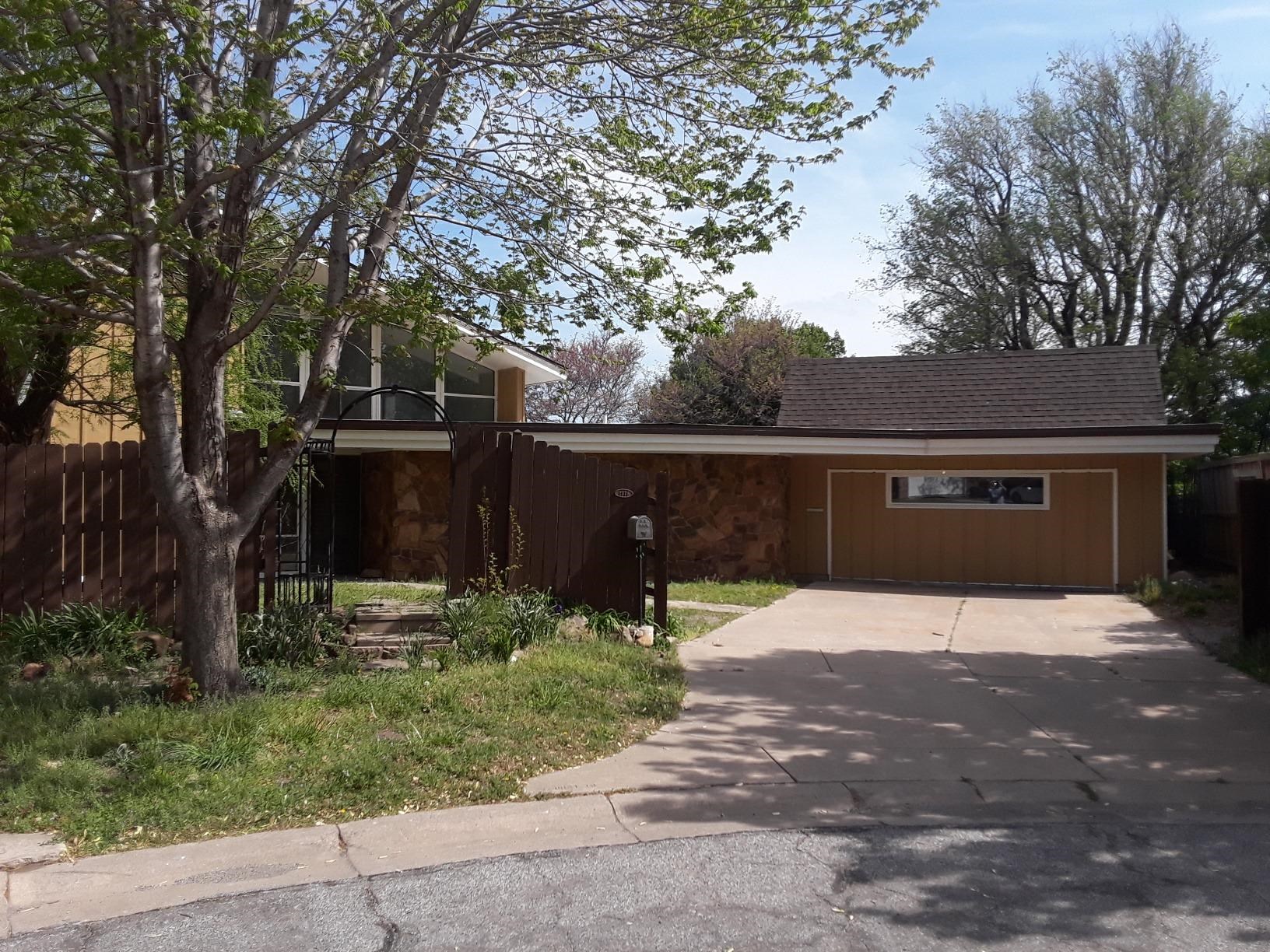 Photo of 1976 N Mnt Carmel in Wichita, KS