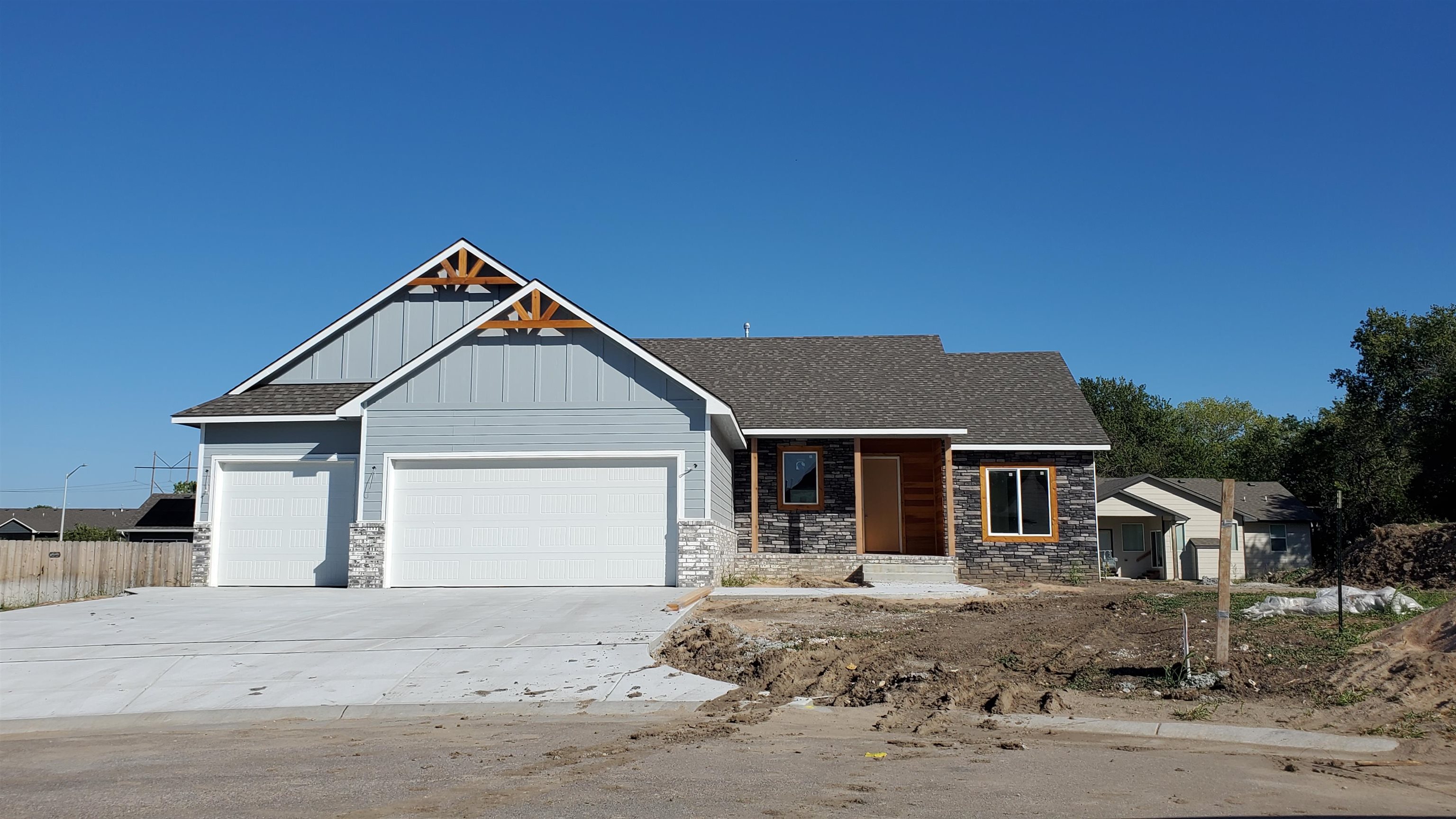 Photo of 2019 E Highridge Ct in Park City, KS