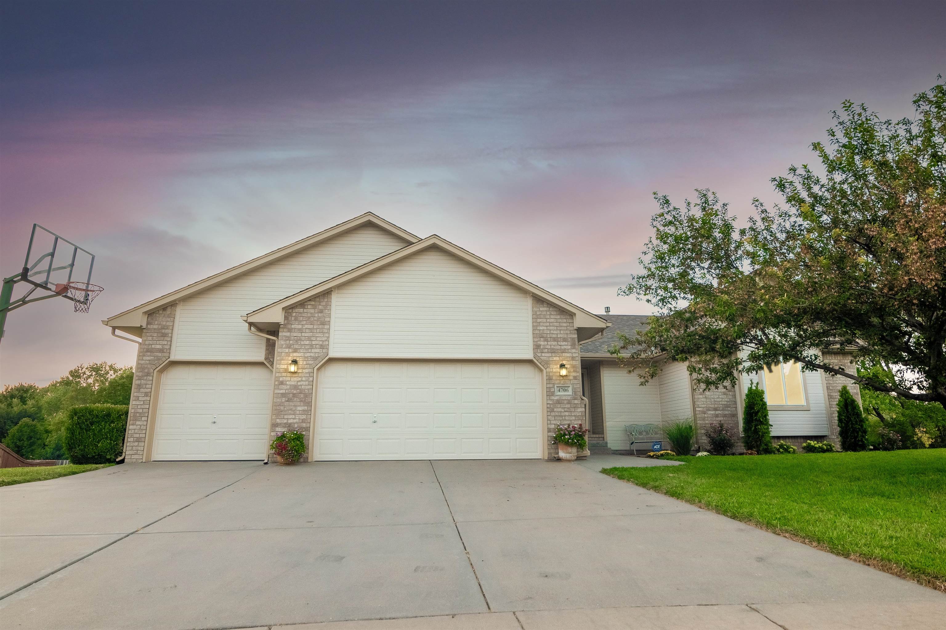 Photo of 4706 E Eagles Landing Ct in Wichita, KS