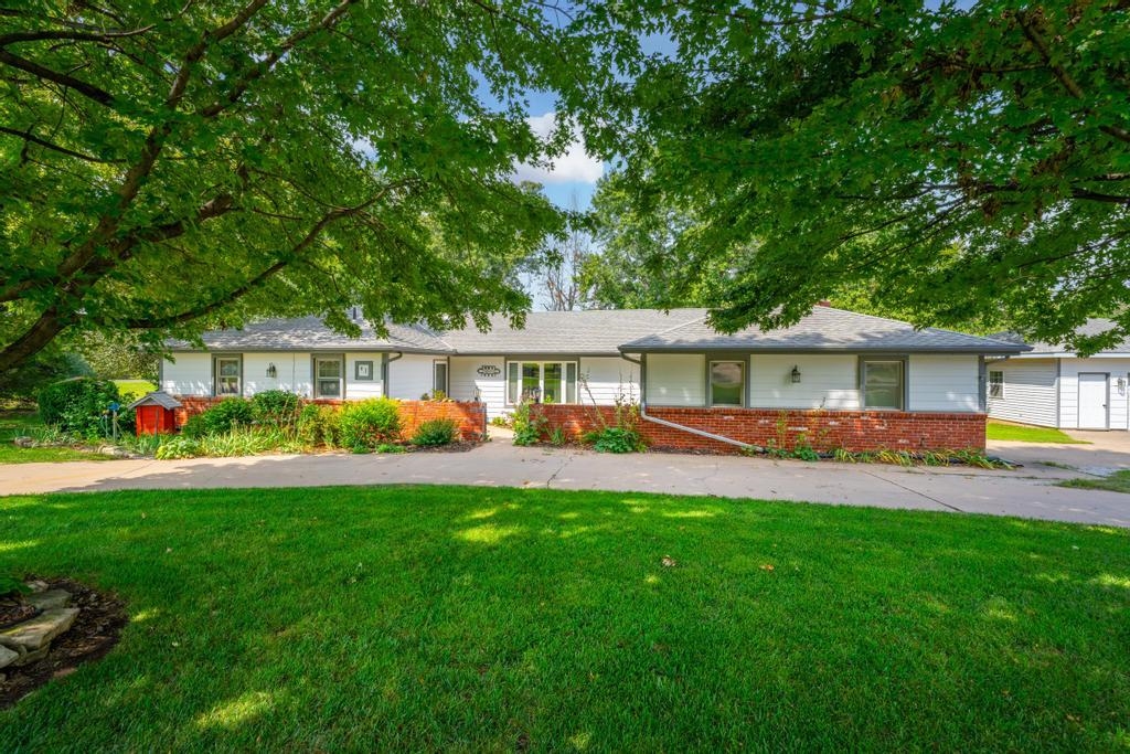 Photo of 1 Lake Park Dr in Winfield, KS