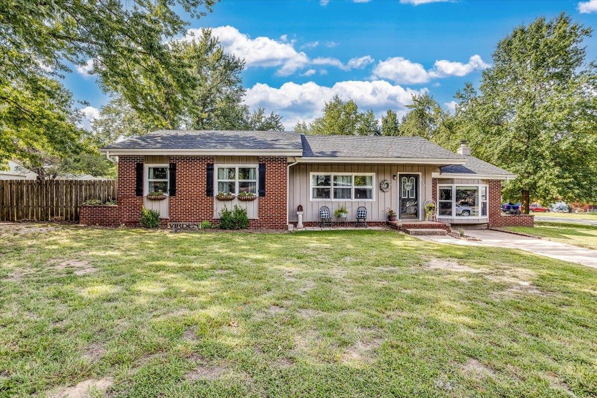 Photo of 1115 W Pine Ave in Arkansas City, KS