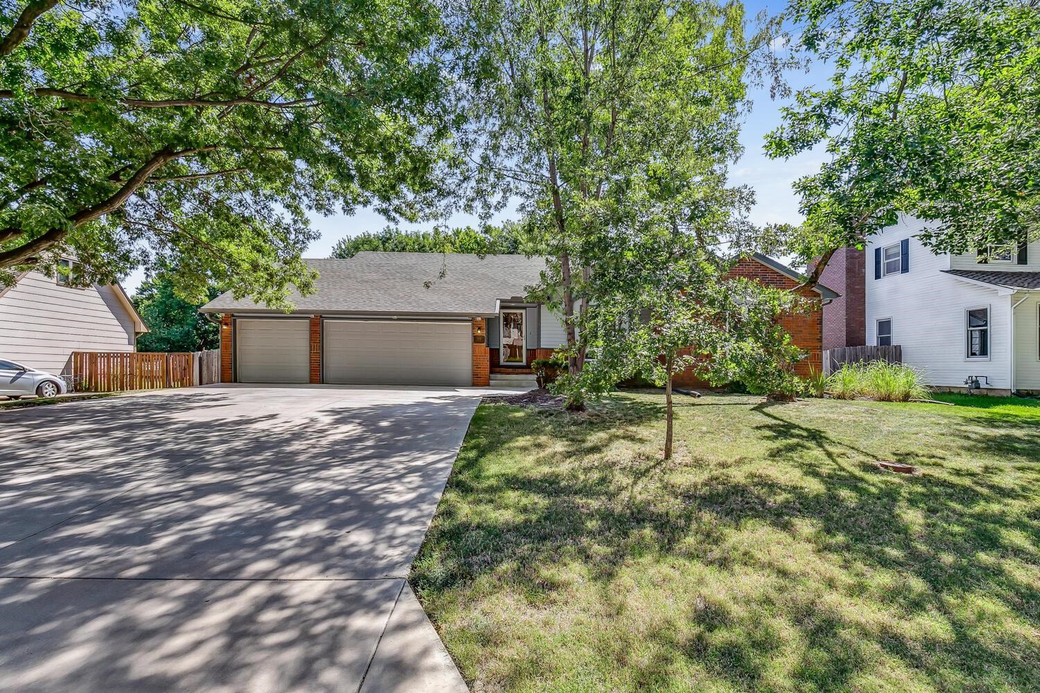 Photo of 830 S Whippoorwill Rd in Derby, KS