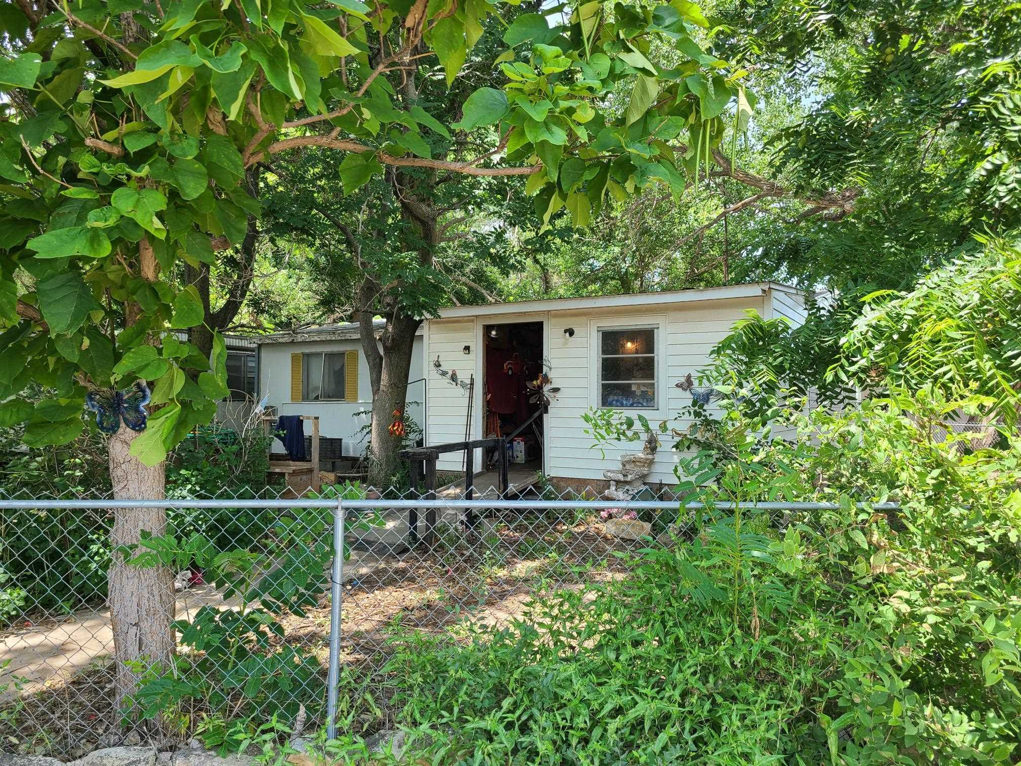 Photo of 561 S Main in Hoisington, KS