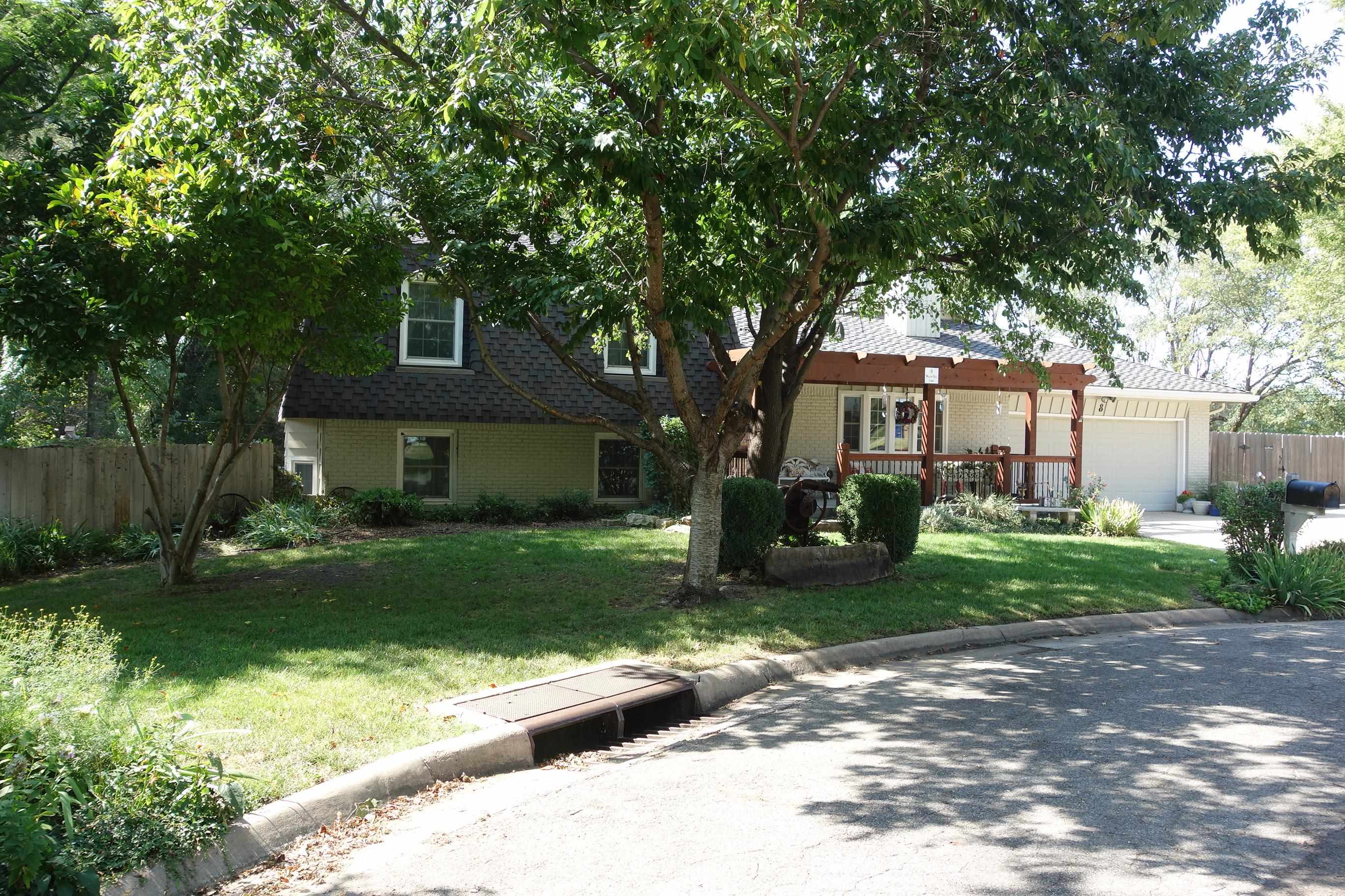 Photo of 8 N Willowdell in Mulvane, KS