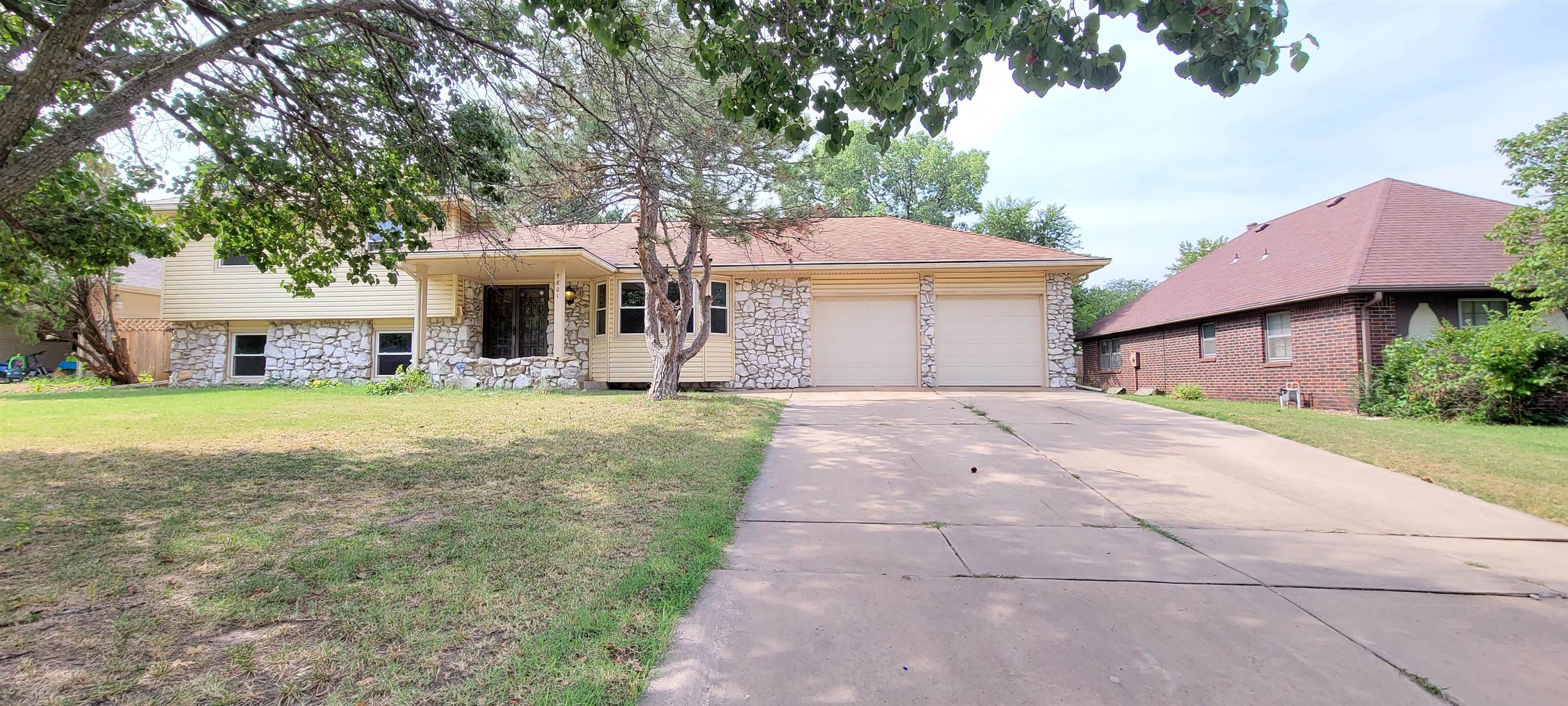 Photo of 7801 E Pagent Ln in Wichita, KS