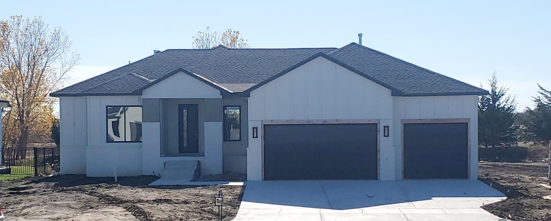 Photo of 1223 W Lakeway Ct in Andover, KS