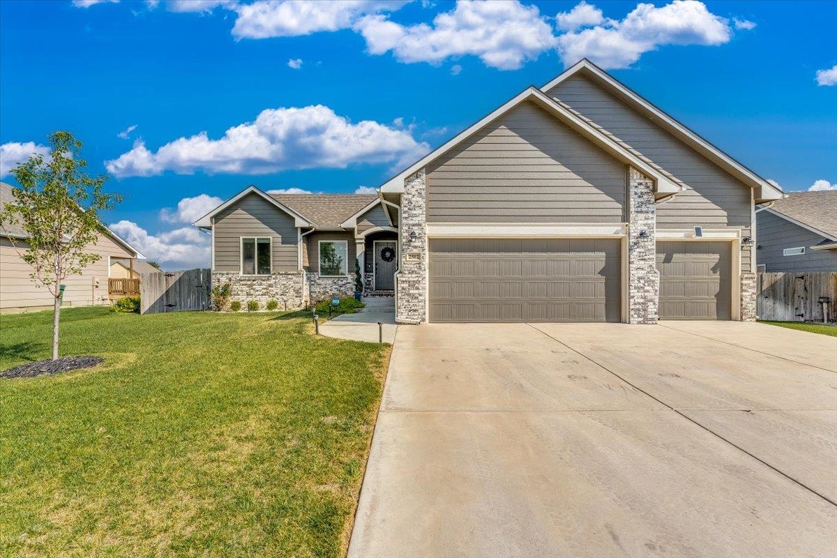Photo of 2502 E Dory Ct in Goddard, KS