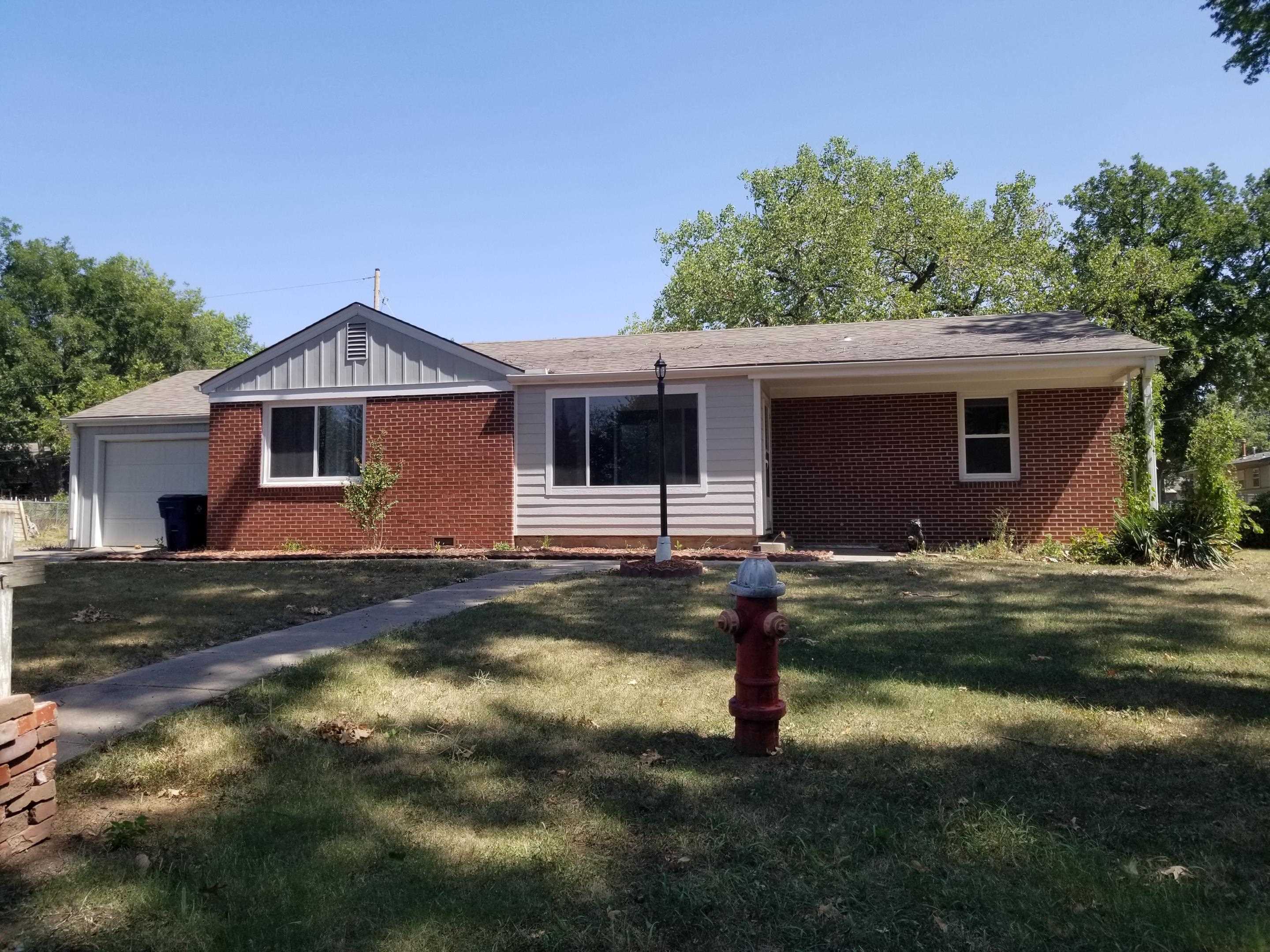 Photo of 324 Marriott Dr in Eureka, KS
