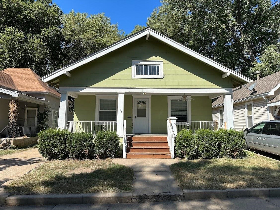 Photo of 329 N Estelle Ave in Wichita, KS