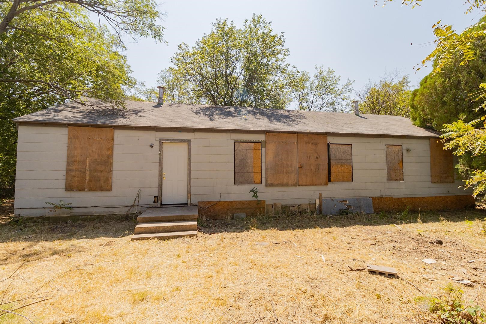 Photo of 3921 E Ross Pky in Wichita, KS