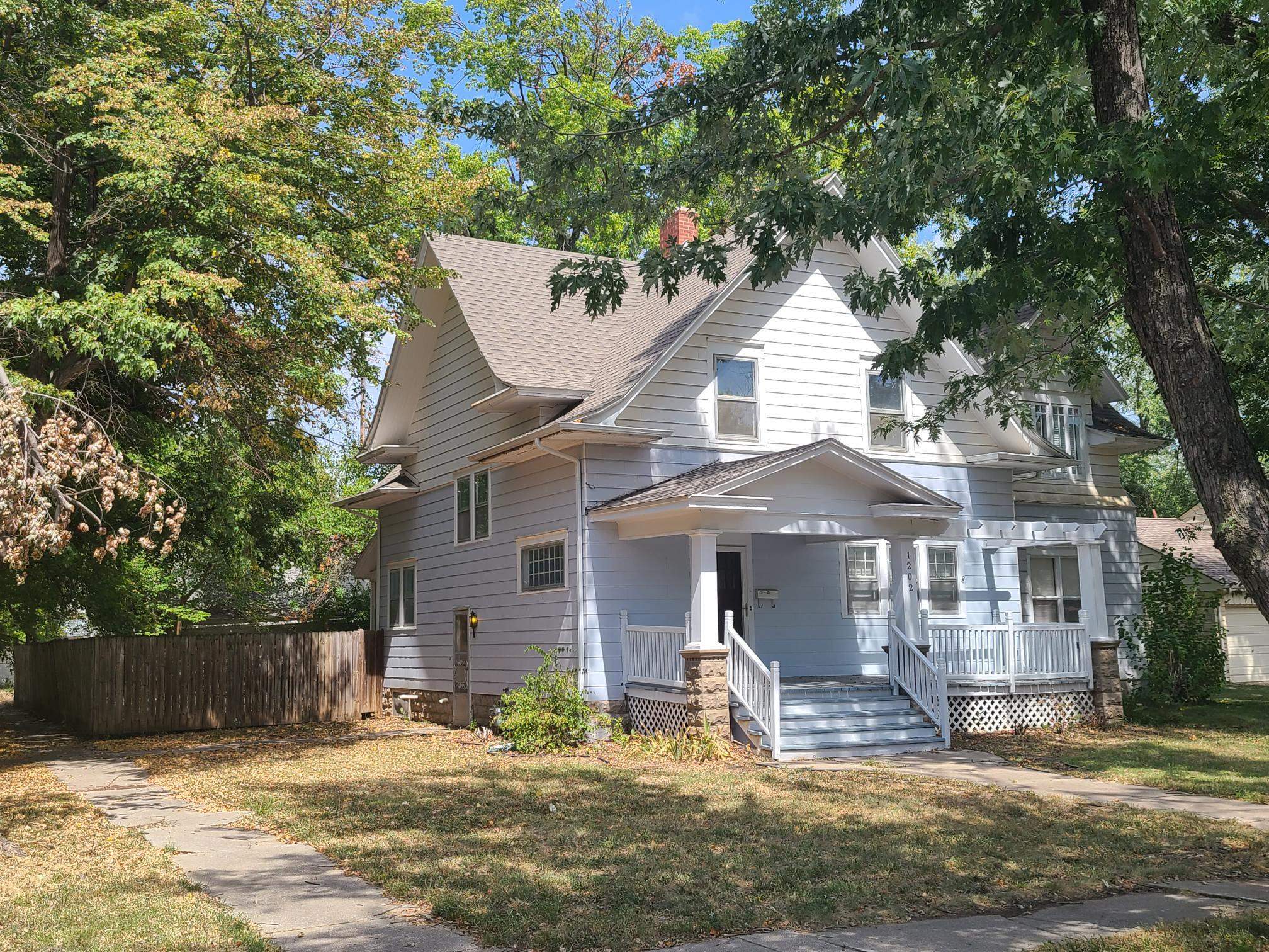 Photo of 1202 E 12th Ave in Winfield, KS