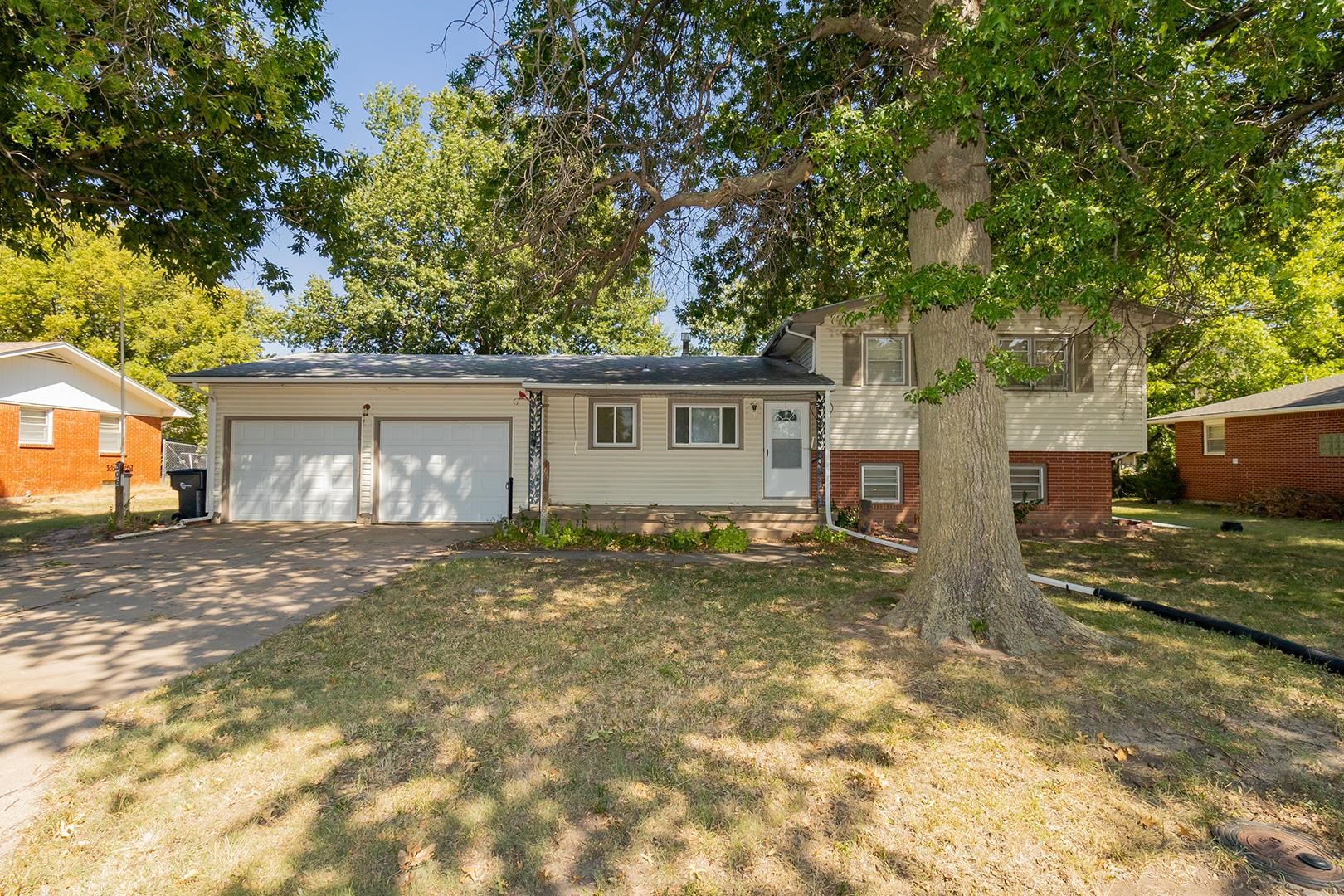 Photo of 306 Beverly Ave in Newton, KS