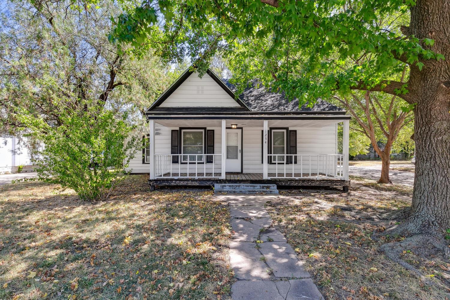 Photo of 1254 S Laura Ave in Wichita, KS