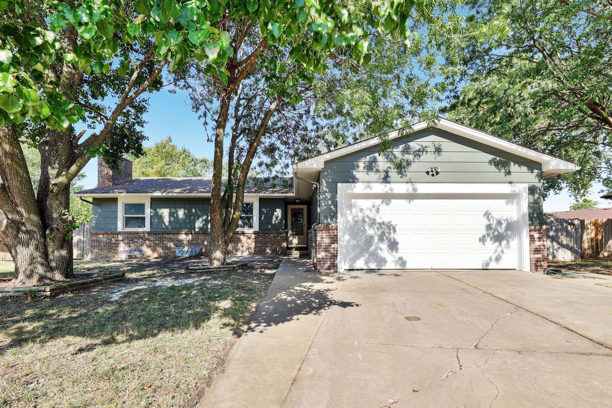 Photo of 4533 Woodlow Ct in Bel Aire, KS