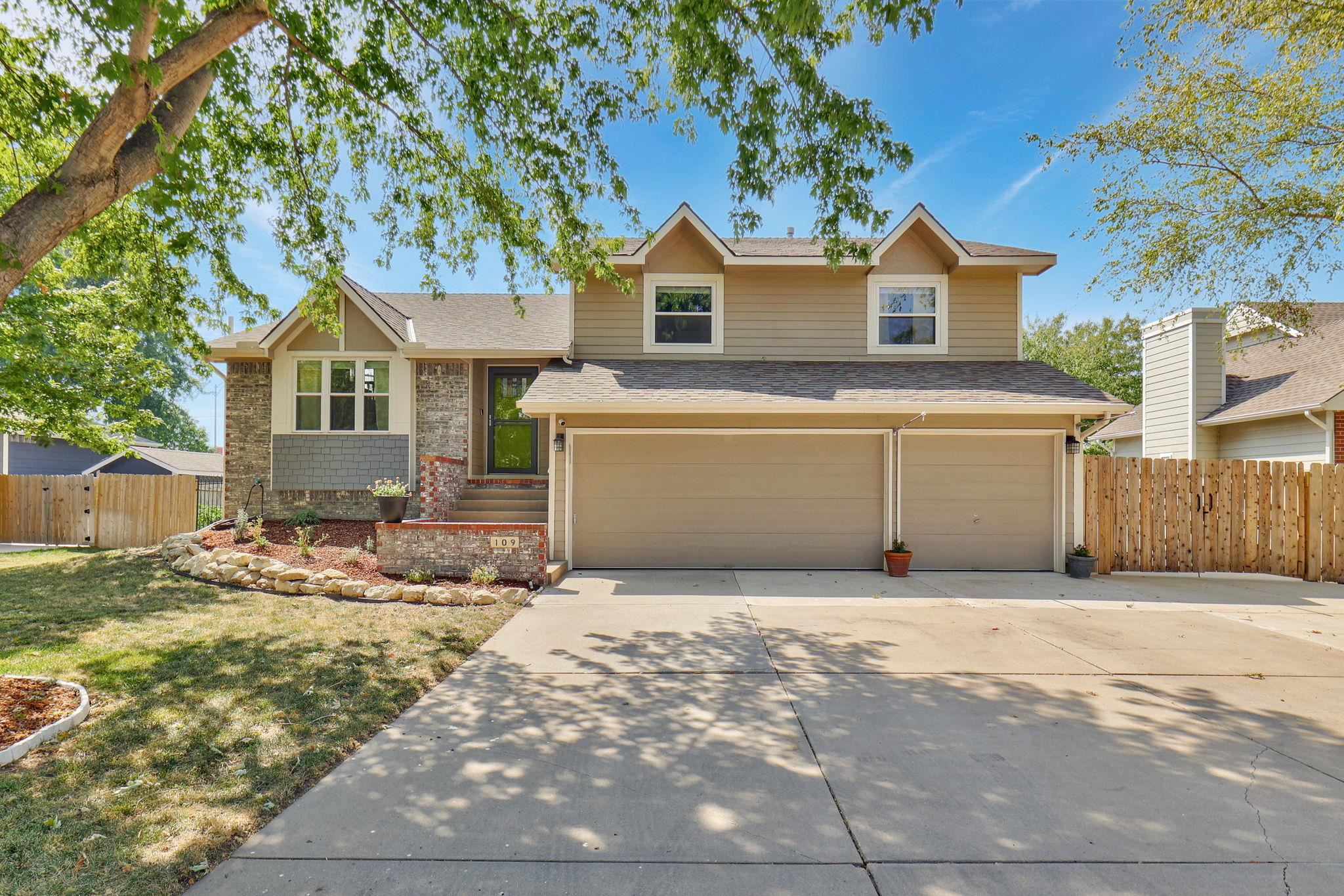 Photo of 109 S Crosswood Ln in Derby, KS