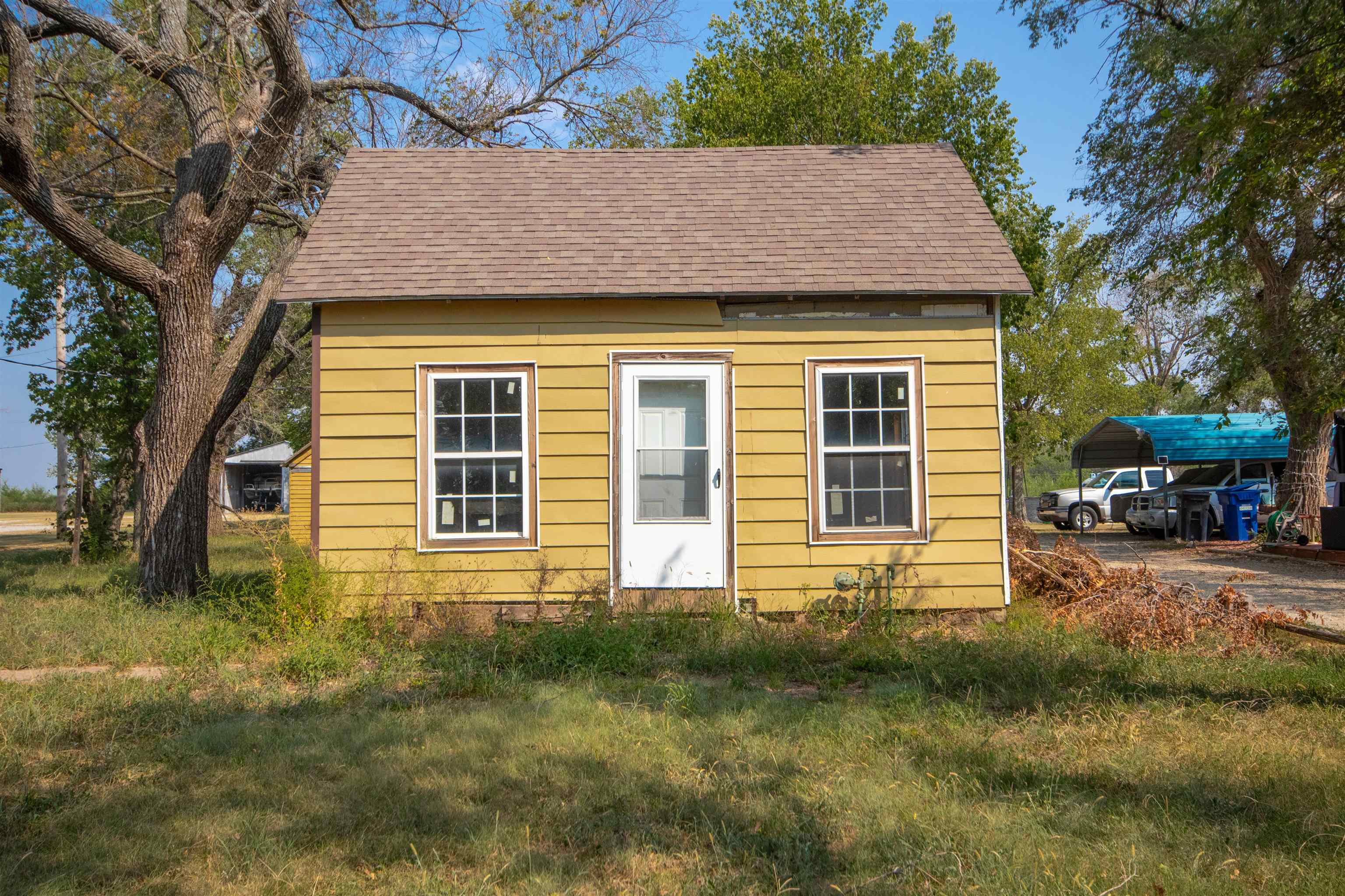 Photo of 414 W High St 0 W High St in Leon, KS