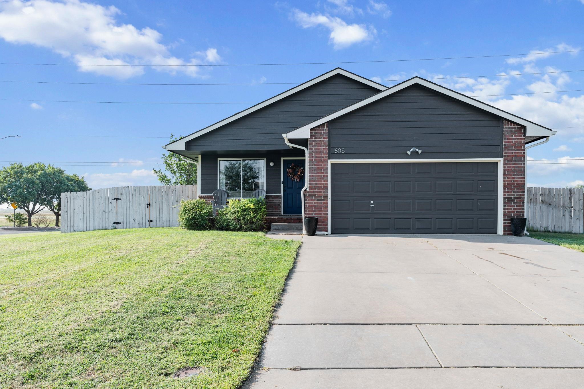 Photo of 805 Sunrise Ct in Goddard, KS