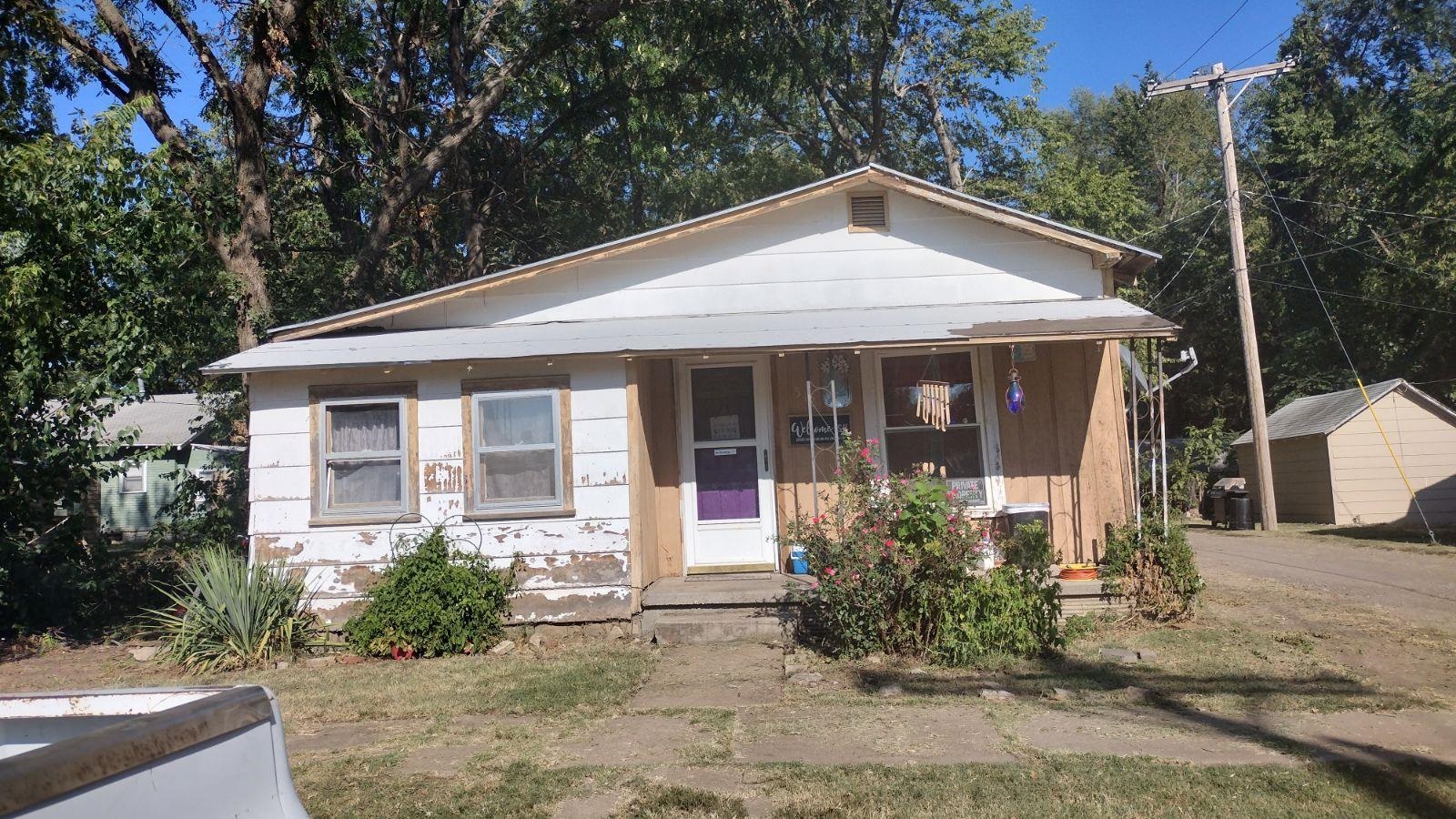 Photo of 512 Harter in Winfield, KS