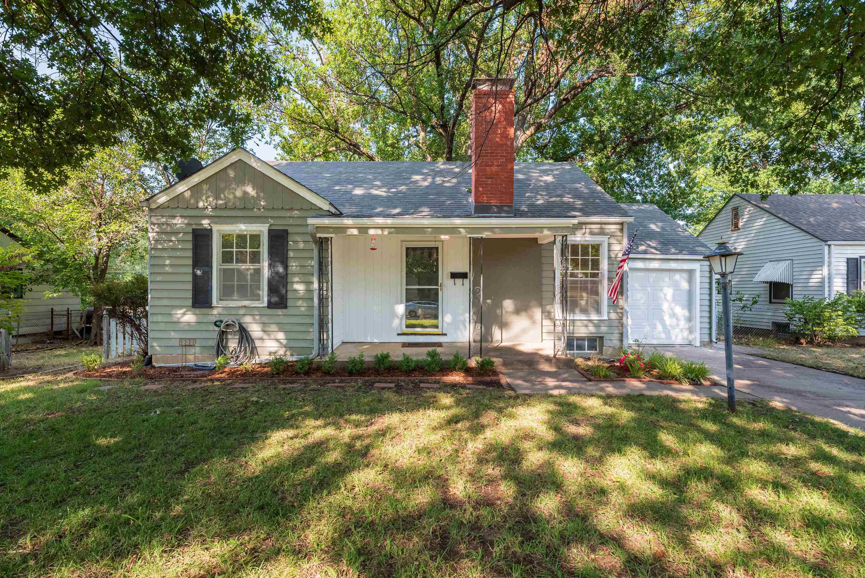 Photo of 703 S Roosevelt St in Wichita, KS