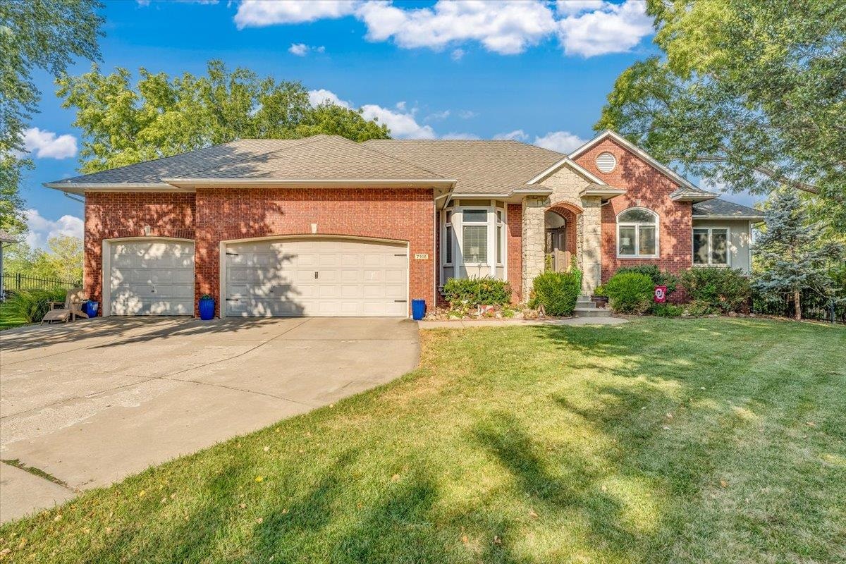 Photo of 7918 W Meadow Park Ct in Wichita, KS