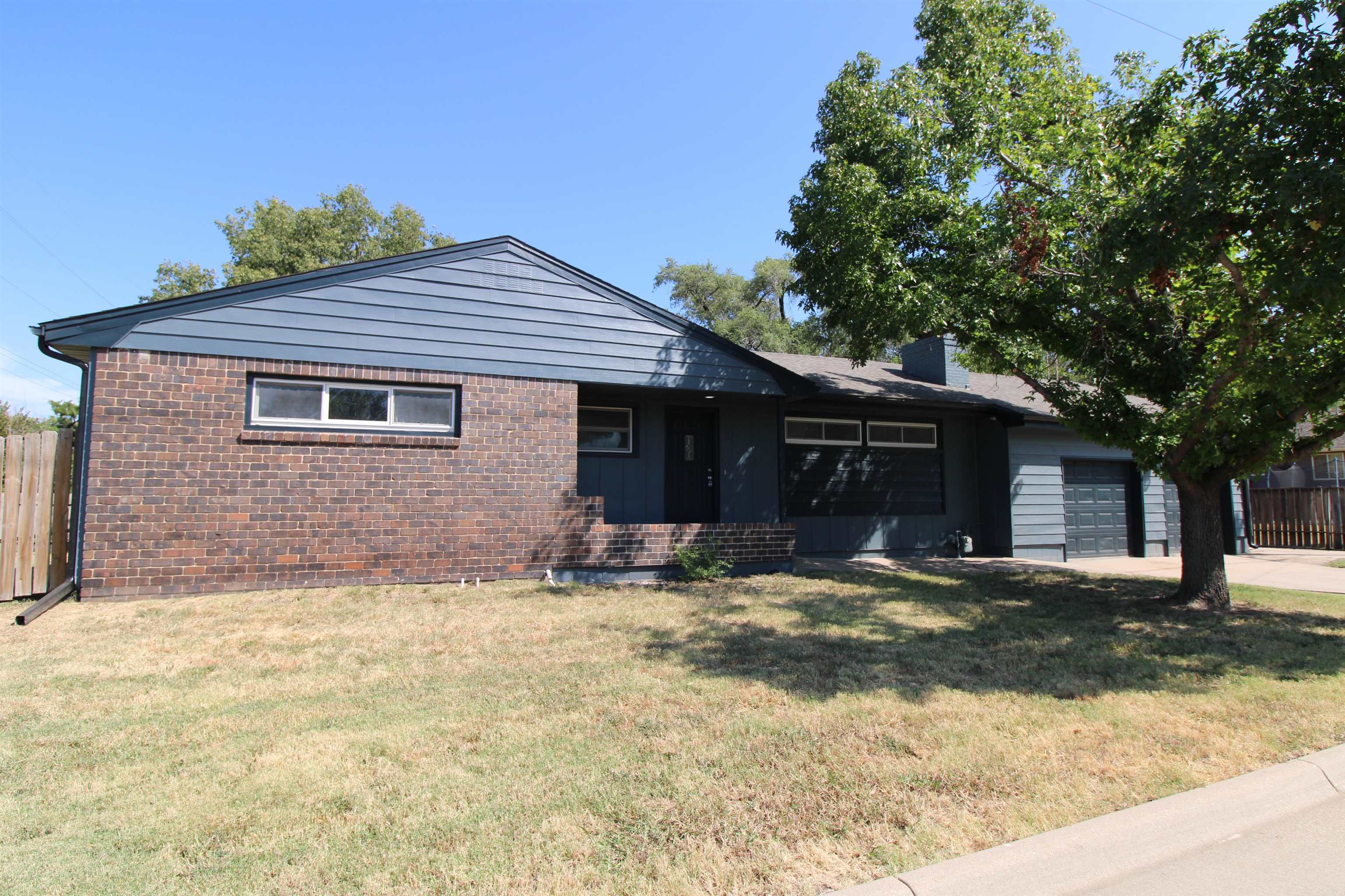 Photo of 1620 W Olive Ave in El Dorado, KS