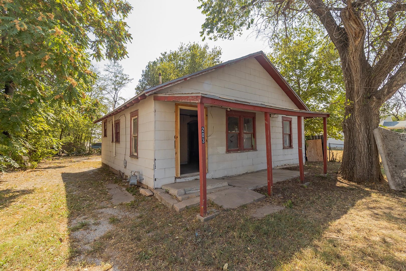 Photo of 203 E Burnett St in Wichita, KS