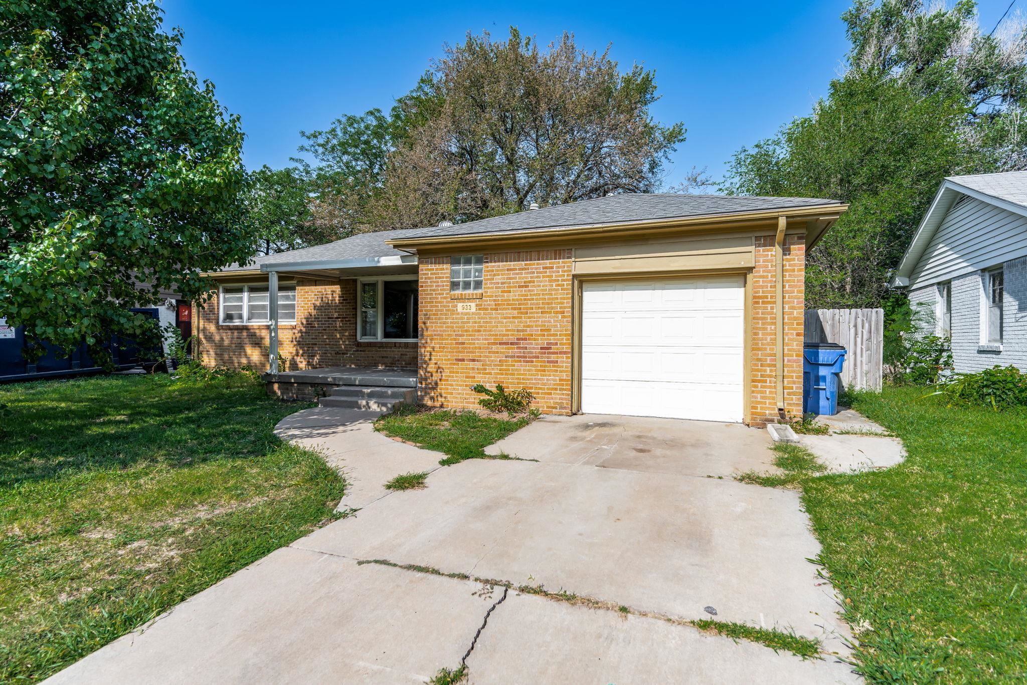 Photo of 933 S Apache Dr in Wichita, KS