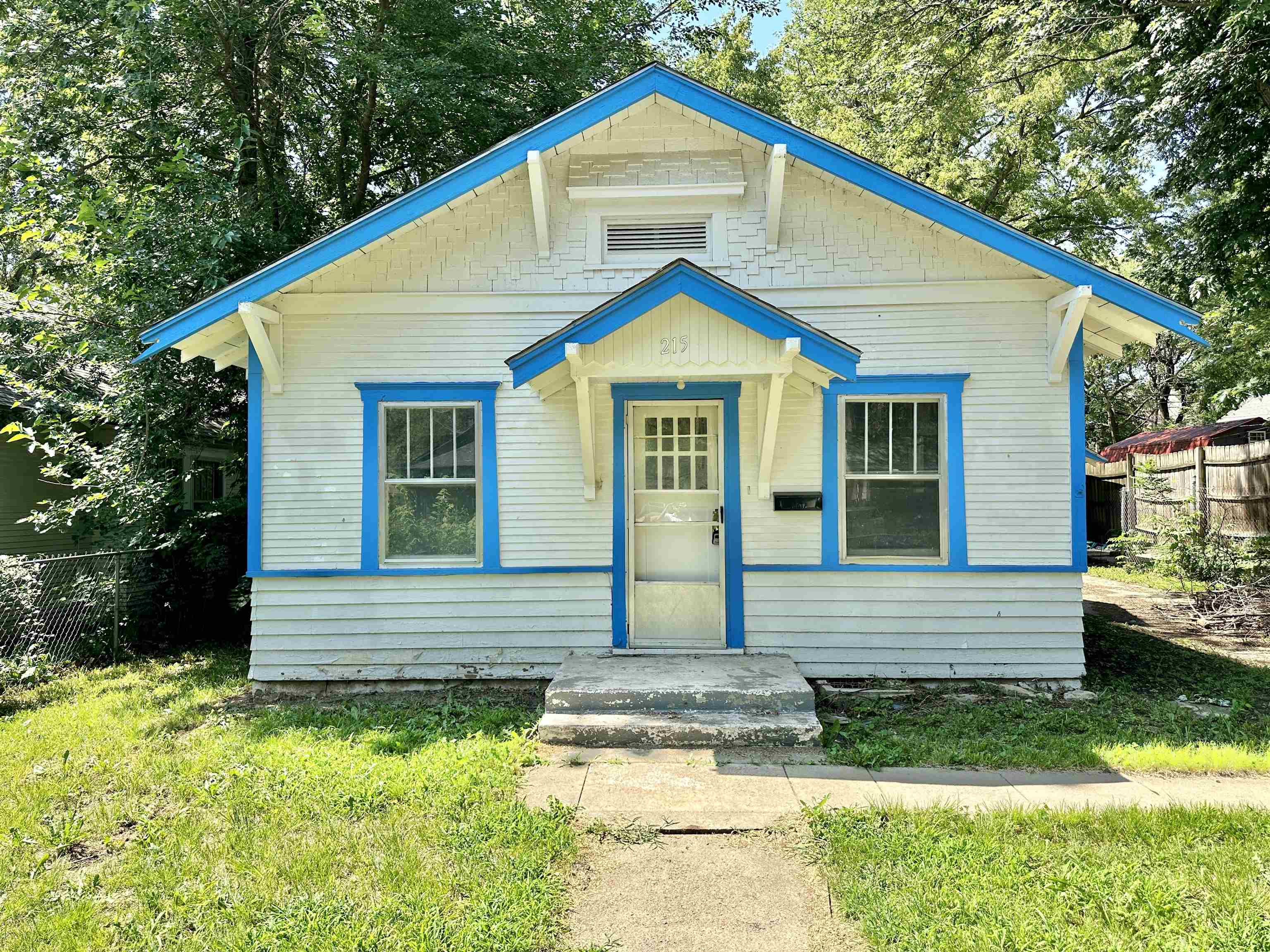 Photo of 215 E Columbia in Augusta, KS
