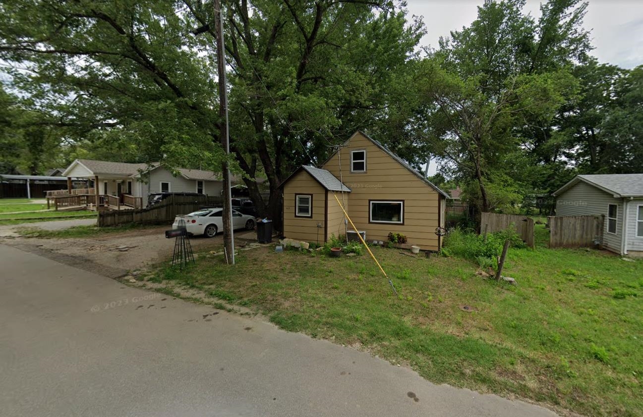 Photo of 413 E 14th in Augusta, KS