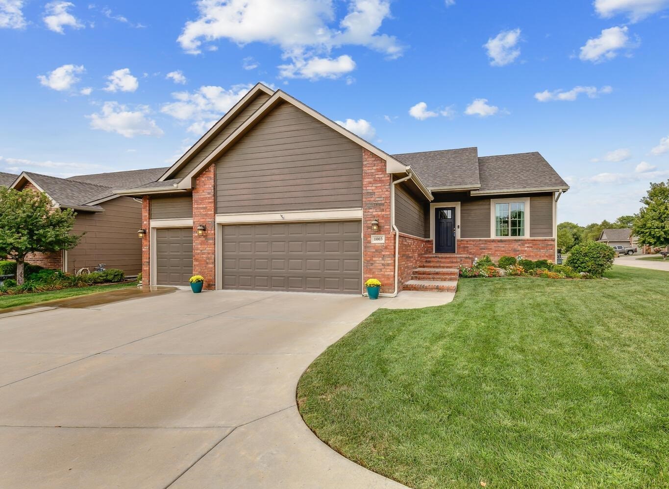 Photo of 1003 S Lynnrae St in Wichita, KS