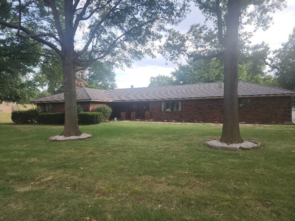 Photo of 14 Pin Oak in Arkansas City, KS