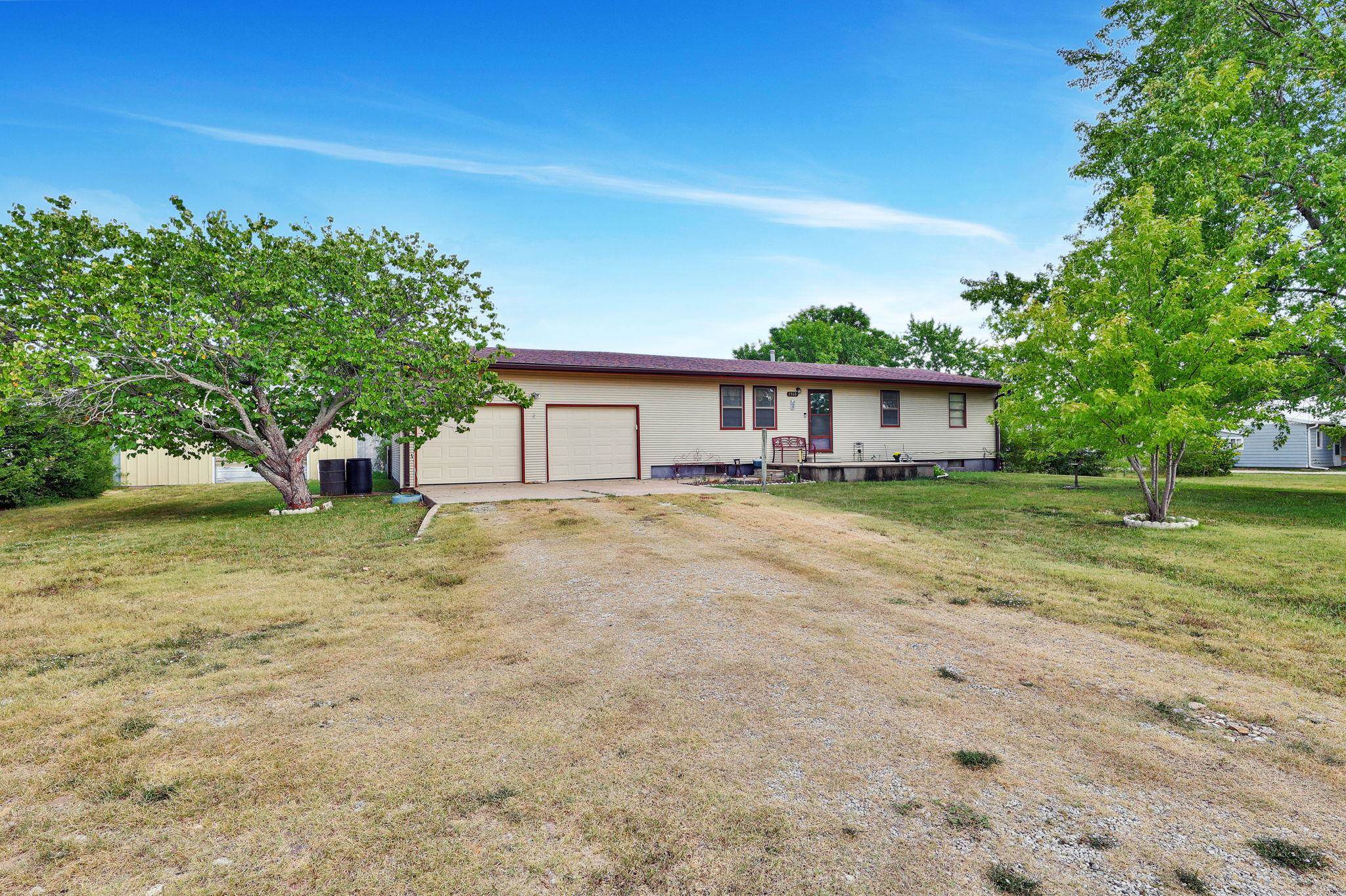 Photo of 1368 SE Bluestem Rd in El Dorado, KS