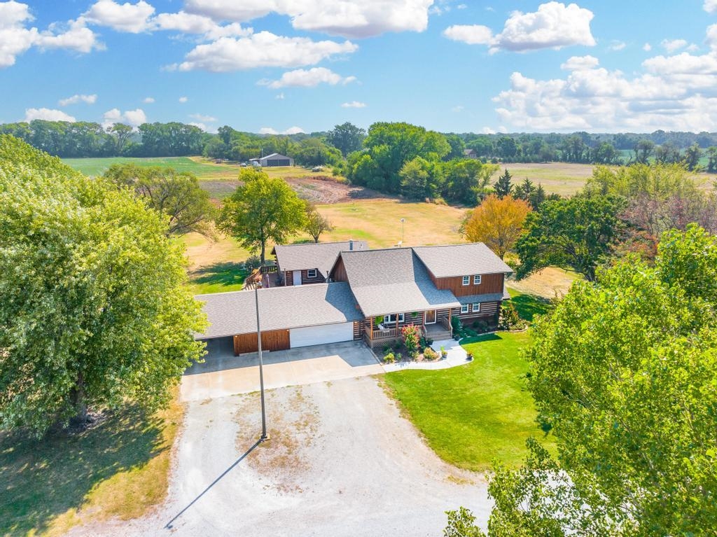 Photo of 1222 E 110th in Belle Plaine, KS