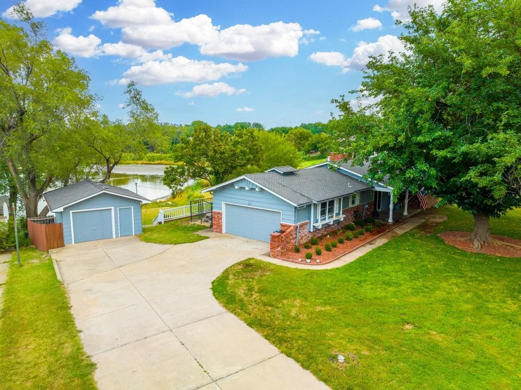 Photo of 18 S Lakeview in Goddard, KS