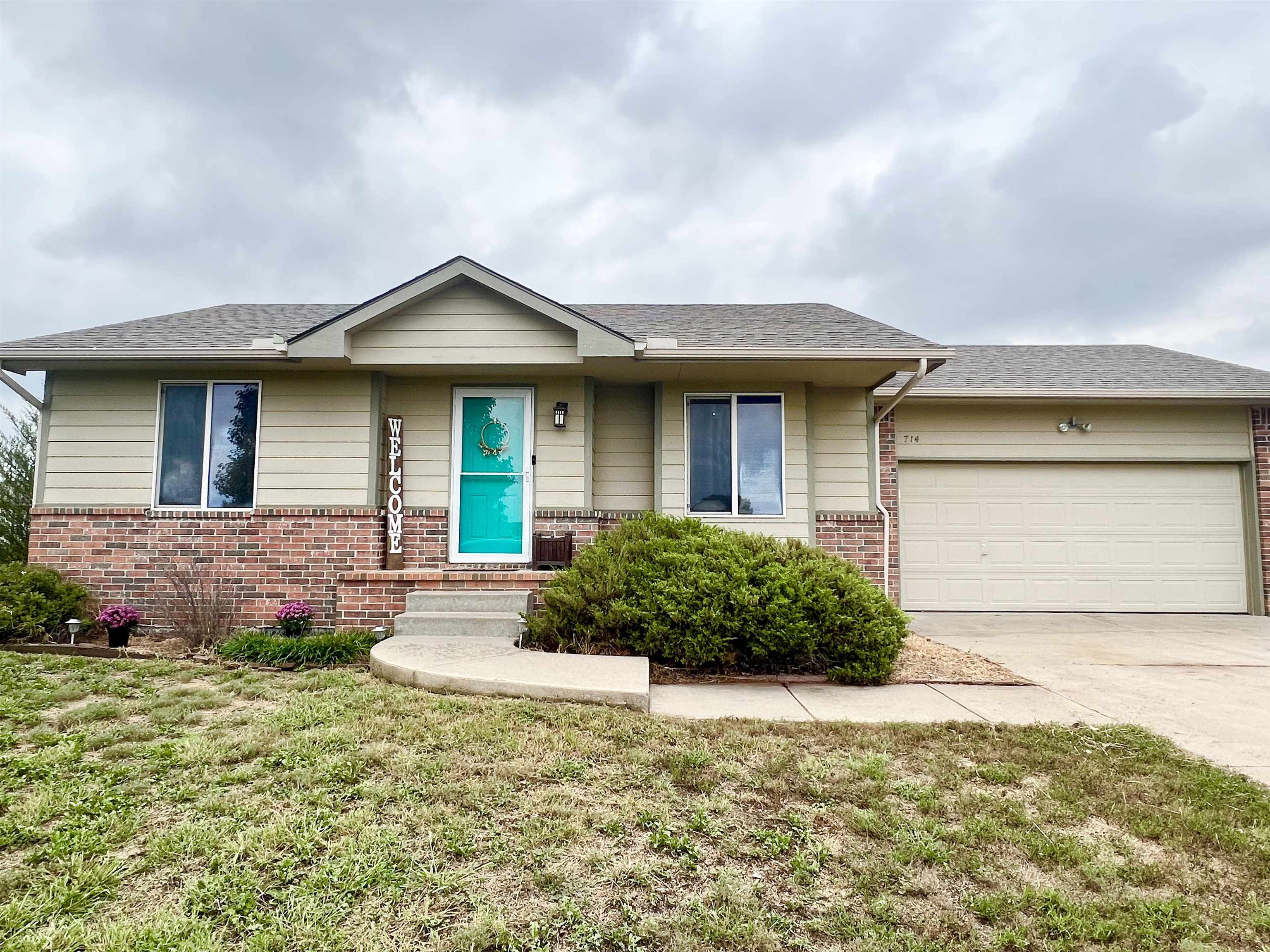 Photo of 714 S Gatewood St in Valley Center, KS