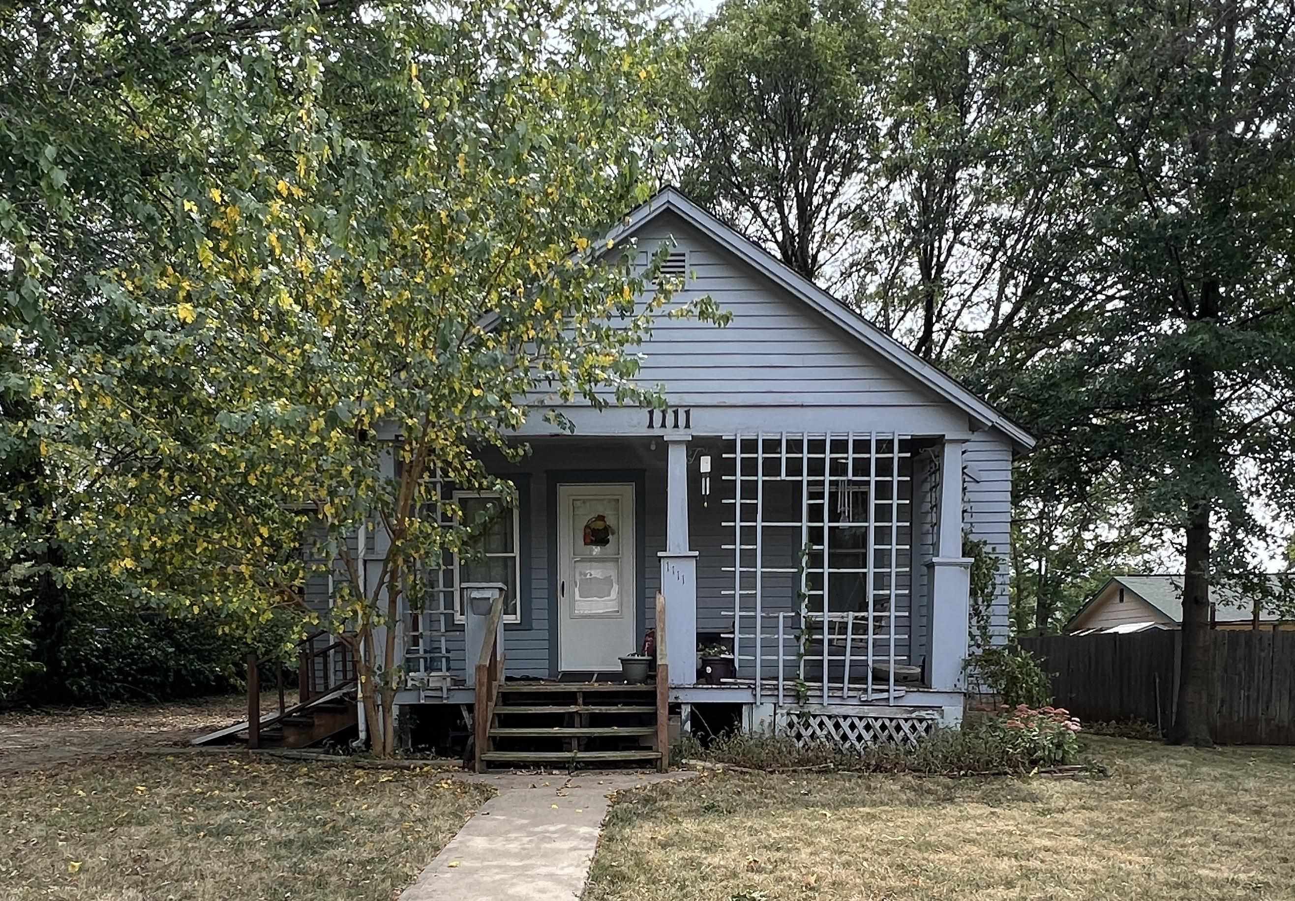 Photo of 1111 W Olive Ave in El Dorado, KS
