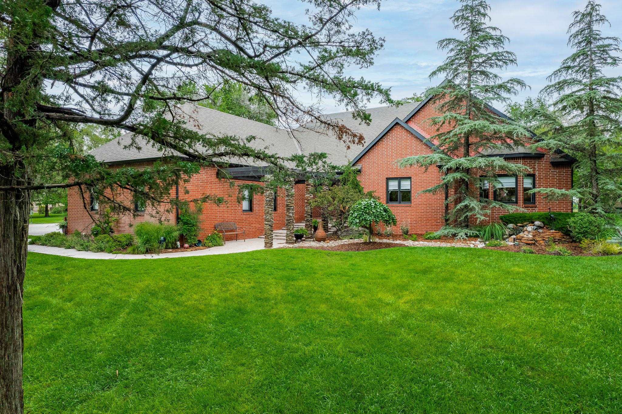Photo of 1460 N Sport Of Kings Ct in Wichita, KS