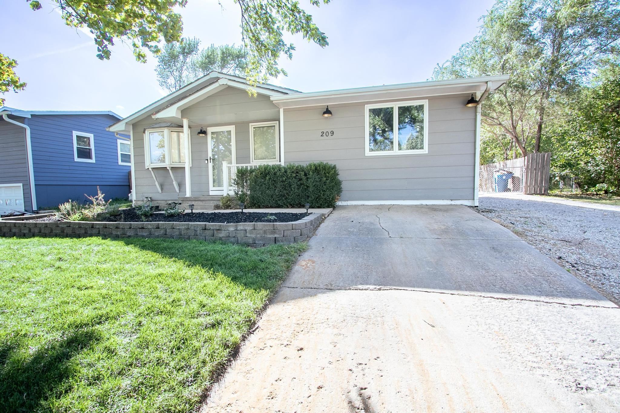 Photo of 209 Grandview in Newton, KS