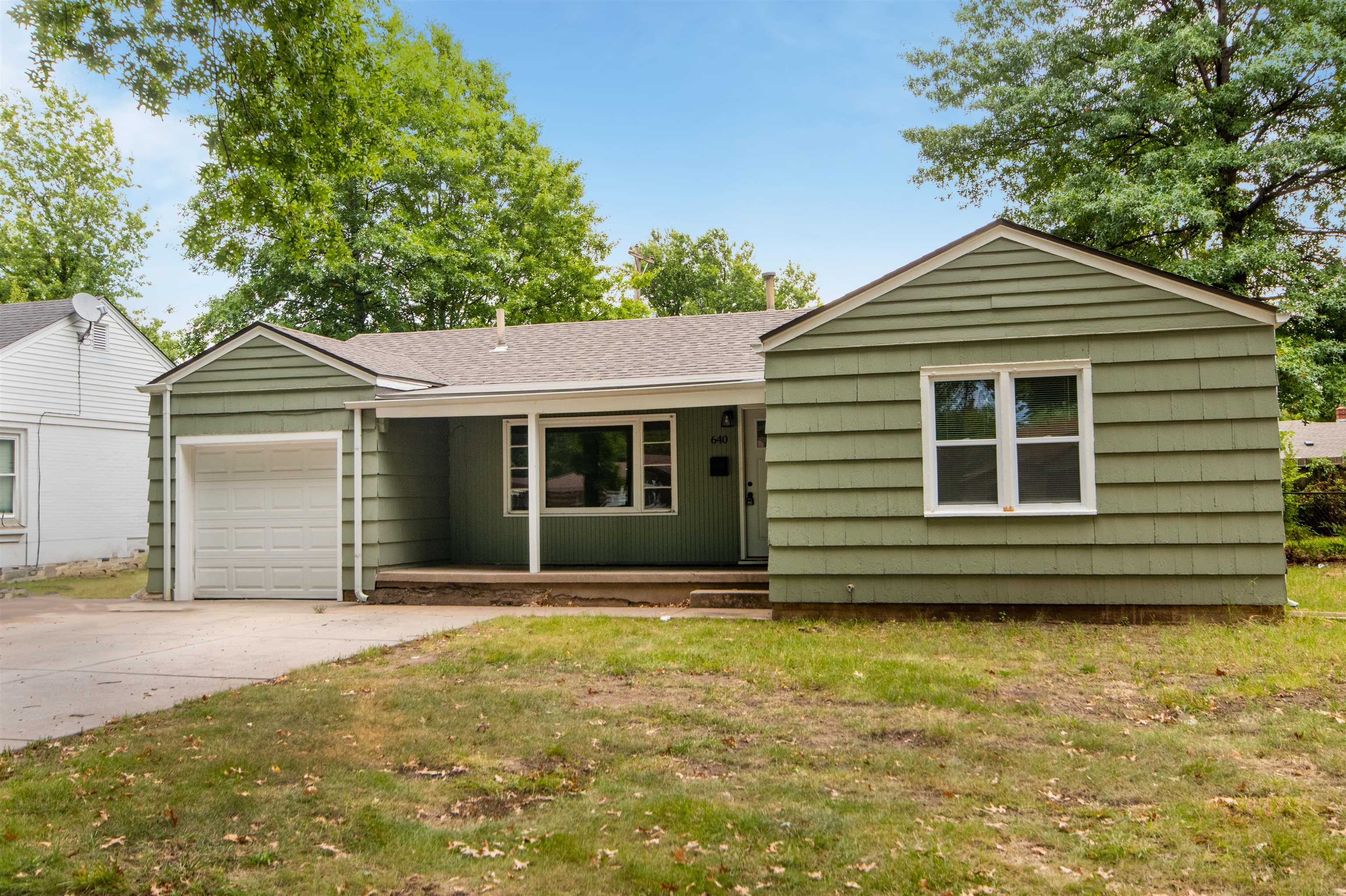 Photo of 640 S Edgemoor Dr in Wichita, KS