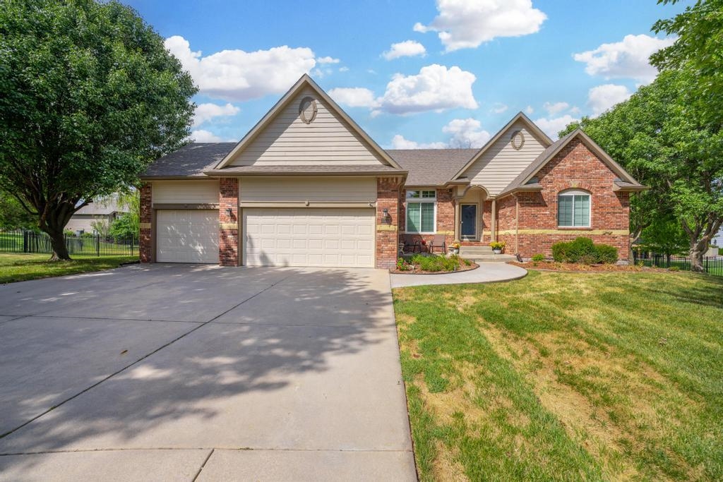 Photo of 1222 Redbud Ct in Andover, KS