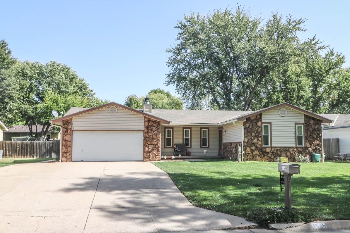 Photo of 1528 N Rockwood Blvd in Mulvane, KS