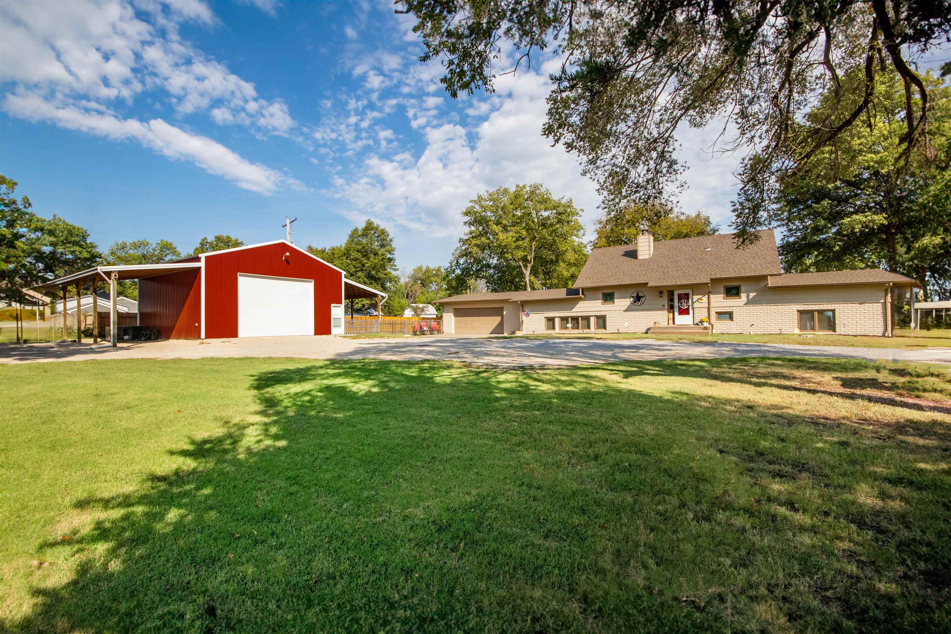 Photo of 215 S Main St in Rose Hill, KS