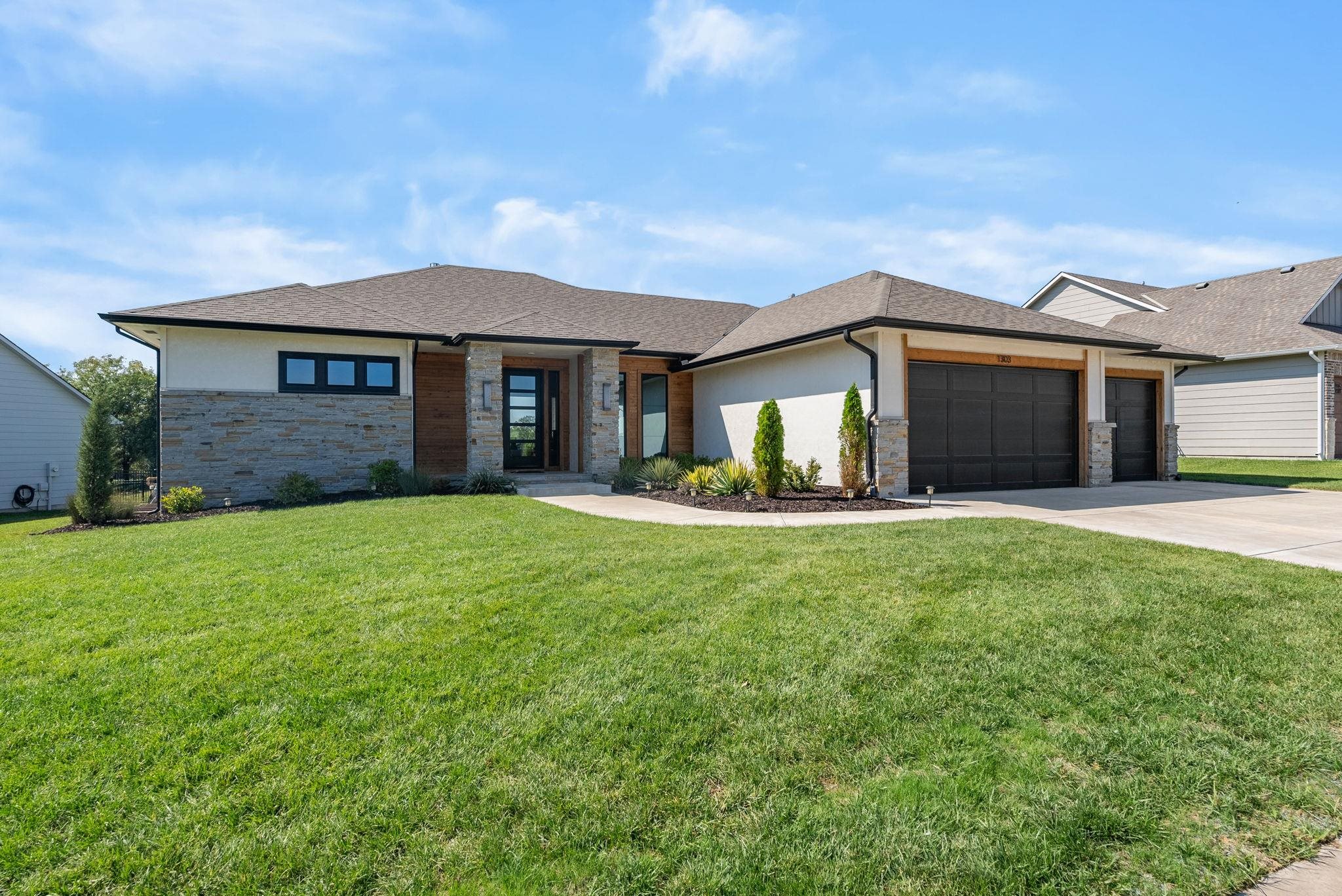 Photo of 1303 S Fawnwood St in Wichita, KS